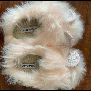 Steve Madden slippers